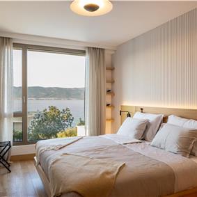 4 Bedroom Luxury Villa with Heated Pool and boat mooring, Ciovo near Trogir – Sleeps 8